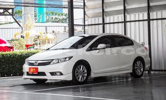ซื้อ รถมือสอง Honda Civic ขาว รถยนต์ ใน %{เมือง} ใน กรุงเทพมหานคร