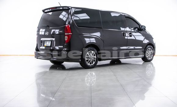 ซื้อ รถมือสอง Hyundai H1 สีน้ำตาล รถยนต์ ใน %{เมือง} ใน กรุงเทพมหานคร ซื้อ รถมือสอง Hyundai H1 สีน้ำตาล รถยนต์ ใน %{เมือง} ใน กรุงเทพมหานคร