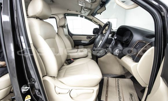 ซื้อ รถมือสอง Hyundai H1 สีน้ำตาล รถยนต์ ใน %{เมือง} ใน กรุงเทพมหานคร ซื้อ รถมือสอง Hyundai H1 สีน้ำตาล รถยนต์ ใน %{เมือง} ใน กรุงเทพมหานคร