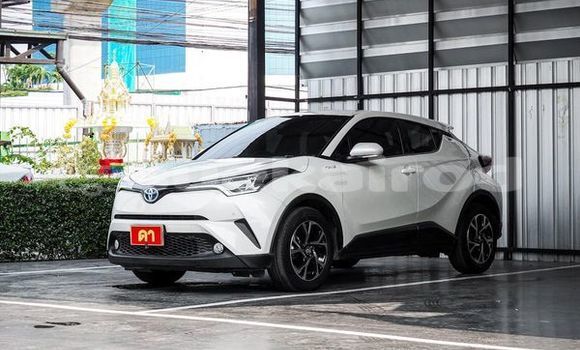 Buy Used Toyota C-HR White Car in Bangkok in Bangkok