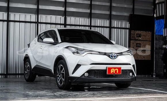 Buy Used Toyota C-HR White Car in Bangkok in Bangkok Buy Used Toyota C-HR White Car in Bangkok in Bangkok