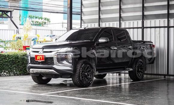 ซื้อ รถมือสอง Mitsubishi Triton สีดำ รถยนต์ ใน %{เมือง} ใน กรุงเทพมหานคร