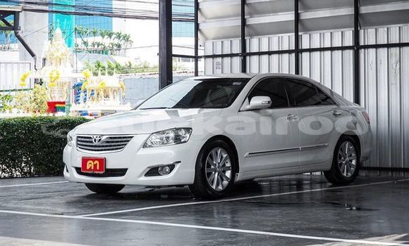 ซื้อ รถมือสอง Toyota Camry ขาว รถยนต์ ใน %{เมือง} ใน กรุงเทพมหานคร