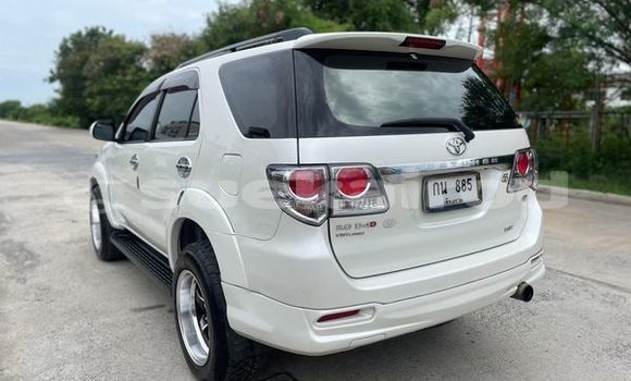 ซื้อ รถมือสอง Toyota Fortuner ขาว รถยนต์ ใน %{เมือง} ใน พระนครศรีอยุธยา ซื้อ รถมือสอง Toyota Fortuner ขาว รถยนต์ ใน %{เมือง} ใน พระนครศรีอยุธยา