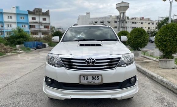 ซื้อ รถมือสอง Toyota Fortuner ขาว รถยนต์ ใน %{เมือง} ใน พระนครศรีอยุธยา ซื้อ รถมือสอง Toyota Fortuner ขาว รถยนต์ ใน %{เมือง} ใน พระนครศรีอยุธยา