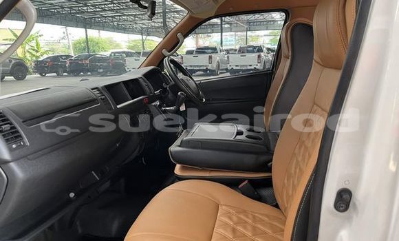 ซื้อ รถมือสอง Toyota Commuter ขาว รถยนต์ ใน %{เมือง} ใน พระนครศรีอยุธยา ซื้อ รถมือสอง Toyota Commuter ขาว รถยนต์ ใน %{เมือง} ใน พระนครศรีอยุธยา