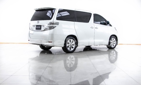 Buy Used Toyota Vellfire White Car in Bangkok in Bangkok Buy Used Toyota Vellfire White Car in Bangkok in Bangkok