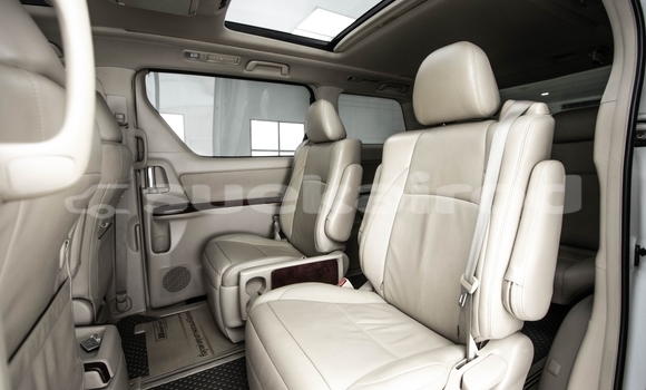 Buy Used Toyota Vellfire White Car in Bangkok in Bangkok Buy Used Toyota Vellfire White Car in Bangkok in Bangkok