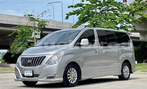 ซื้อ รถมือสอง Hyundai H1 อื่น ๆ รถยนต์ ใน %{เมือง} ใน กรุงเทพมหานคร