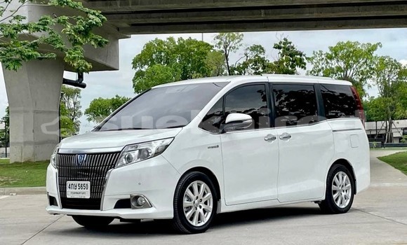 Buy Used Toyota Esquire White Car in Bangkok in Bangkok Buy Used Toyota Esquire White Car in Bangkok in Bangkok