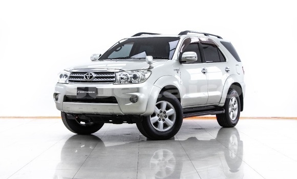 Buy Used Toyota Fortuner Brown Car in Bangkok in Bangkok