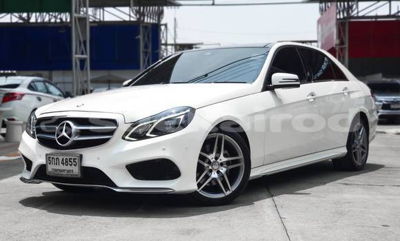 Buy Used Mercedes-Benz E-Classe White Car in Bangkok in Bangkok