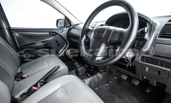 Buy Used Isuzu D-Max White Car in Bangkok in Bangkok Buy Used Isuzu D-Max White Car in Bangkok in Bangkok