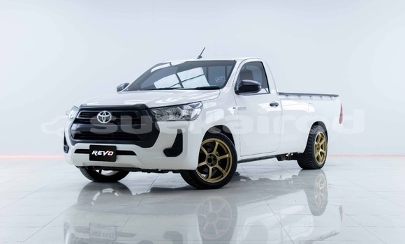 Buy Used Toyota Hiluxe Revo White Car in Bangkok in Bangkok