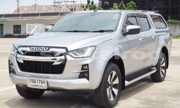 ซื้อ รถมือสอง Isuzu D-Max เงิน รถยนต์ ใน %{เมือง} ใน กรุงเทพมหานคร