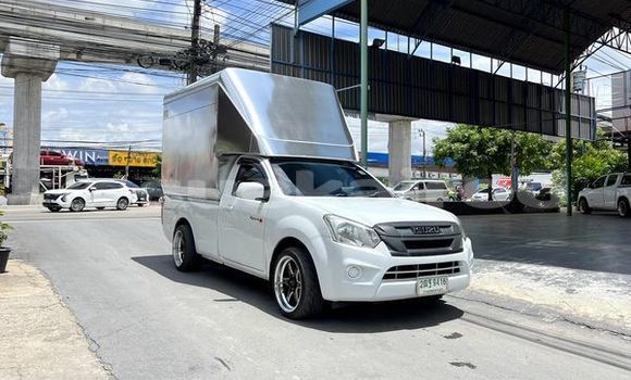 ซื้อ รถมือสอง Isuzu D-Max ขาว รถยนต์ ใน %{เมือง} ใน กรุงเทพมหานคร ซื้อ รถมือสอง Isuzu D-Max ขาว รถยนต์ ใน %{เมือง} ใน กรุงเทพมหานคร