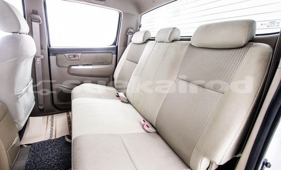 Buy Used Toyota Hiluxe VIGO White Car in Bangkok in Bangkok Buy Used Toyota Hiluxe VIGO White Car in Bangkok in Bangkok