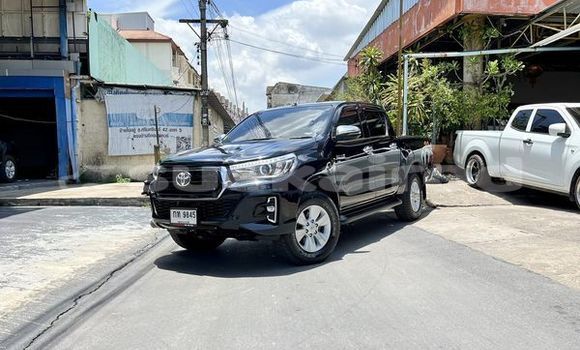 Buy Used Toyota Hiluxe Revo Black Car in Bangkok in Bangkok