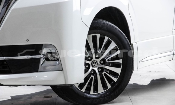 Buy Used Toyota Matrix White Car in Bangkok in Bangkok Buy Used Toyota Matrix White Car in Bangkok in Bangkok