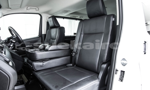 Buy Used Toyota Matrix White Car in Bangkok in Bangkok Buy Used Toyota Matrix White Car in Bangkok in Bangkok