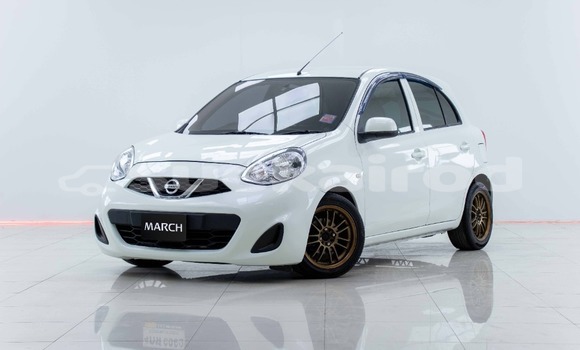 ซื้อ รถมือสอง Nissan March ขาว รถยนต์ ใน %{เมือง} ใน กรุงเทพมหานคร
