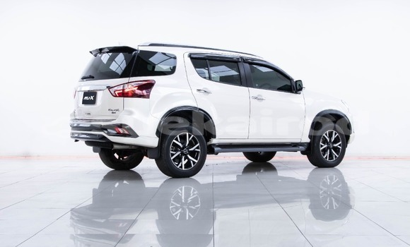 Buy Used Isuzu MU-X White Car in Bangkok in Bangkok Buy Used Isuzu MU-X White Car in Bangkok in Bangkok