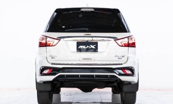 Buy Used Isuzu MU-X White Car in Bangkok in Bangkok Buy Used Isuzu MU-X White Car in Bangkok in Bangkok