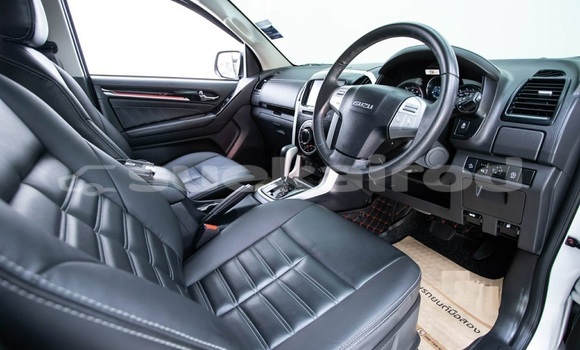 Buy Used Isuzu MU-X White Car in Bangkok in Bangkok Buy Used Isuzu MU-X White Car in Bangkok in Bangkok