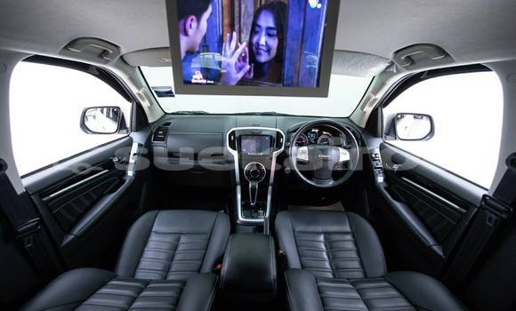 Buy Used Isuzu MU-X White Car in Bangkok in Bangkok Buy Used Isuzu MU-X White Car in Bangkok in Bangkok