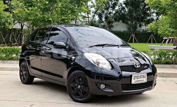 ซื้อ รถมือสอง Toyota Yaris สีดำ รถยนต์ ใน %{เมือง} ใน กรุงเทพมหานคร