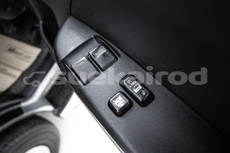 Big with watermark toyota commuter bangkok bangkok 62203