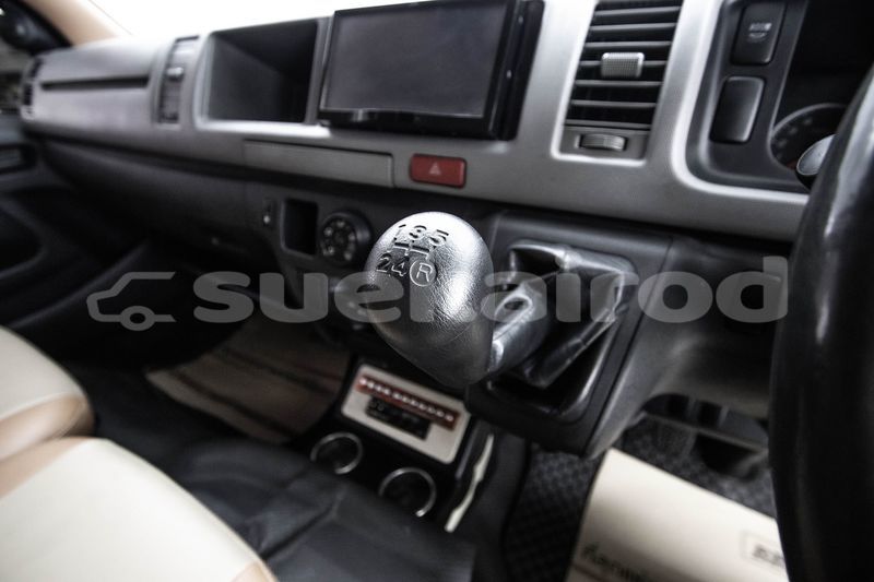 Big with watermark toyota commuter bangkok bangkok 62203