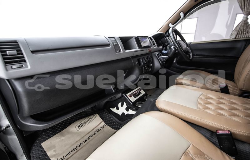 Big with watermark toyota commuter bangkok bangkok 62203