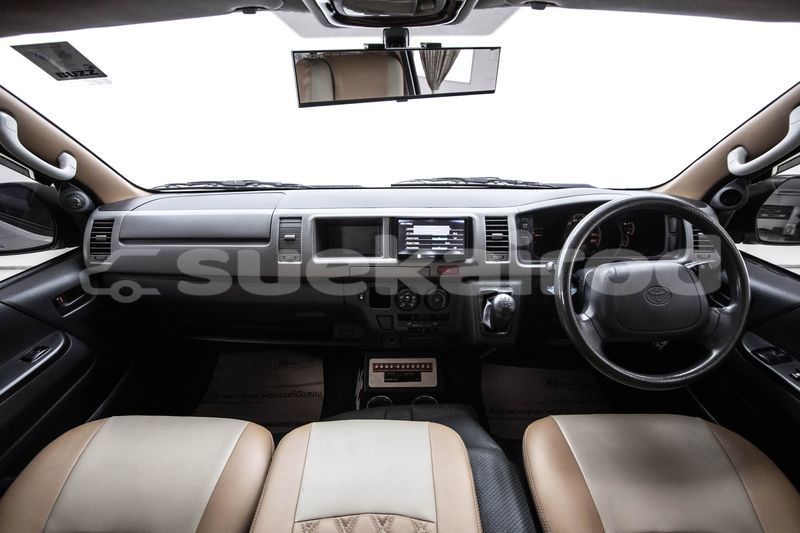 Big with watermark toyota commuter bangkok bangkok 62203