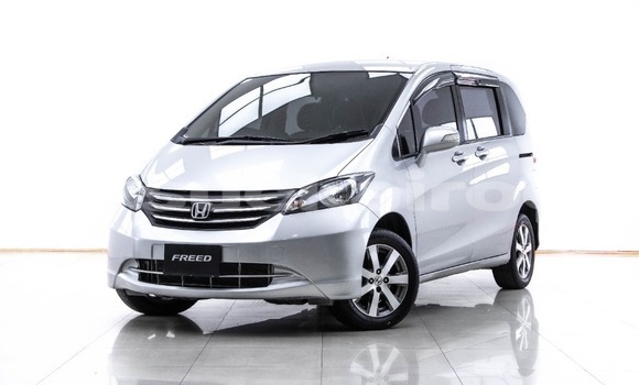 ซื้อ รถมือสอง Honda Freed อื่น ๆ รถยนต์ ใน %{เมือง} ใน กรุงเทพมหานคร