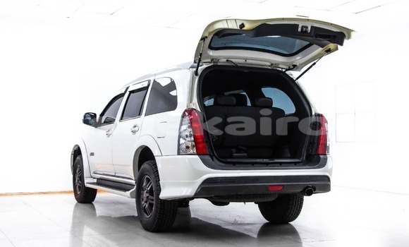 Buy Used Isuzu MU-7 White Car in Bangkok in Bangkok Buy Used Isuzu MU-7 White Car in Bangkok in Bangkok