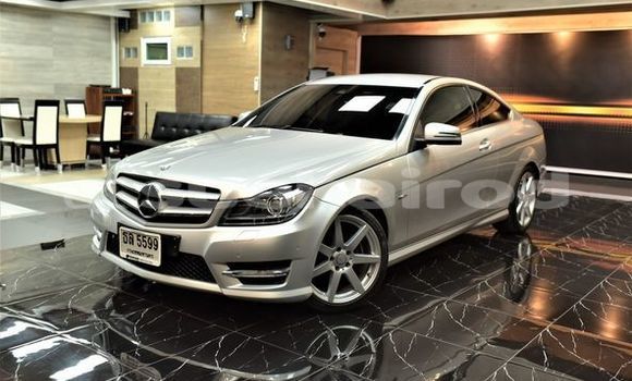 ซื้อ รถมือสอง Mercedes-Benz C180 coupe เงิน รถยนต์ ใน %{เมือง} ใน กรุงเทพมหานคร