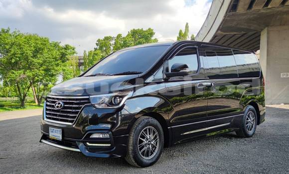 Buy Used Hyundai H1 Black Car in Bangkok in Bangkok