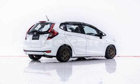 Buy Used Honda Jazz White Car in Bangkok in Bangkok Buy Used Honda Jazz White Car in Bangkok in Bangkok