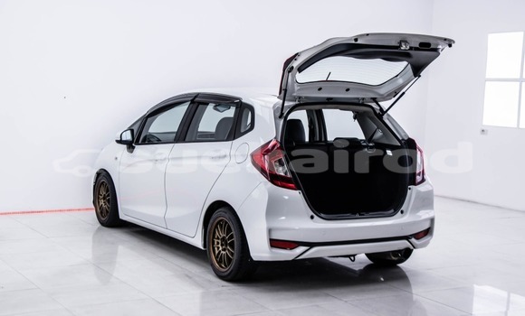 Buy Used Honda Jazz White Car in Bangkok in Bangkok Buy Used Honda Jazz White Car in Bangkok in Bangkok