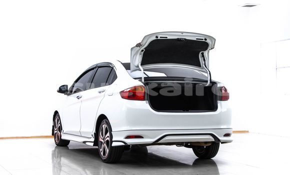 ซื้อ รถมือสอง Honda City สีแดง รถยนต์ ใน %{เมือง} ใน กรุงเทพมหานคร ซื้อ รถมือสอง Honda City สีแดง รถยนต์ ใน %{เมือง} ใน กรุงเทพมหานคร