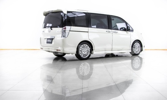 Buy Used Honda Stepwgn White Car in Bangkok in Bangkok Buy Used Honda Stepwgn White Car in Bangkok in Bangkok