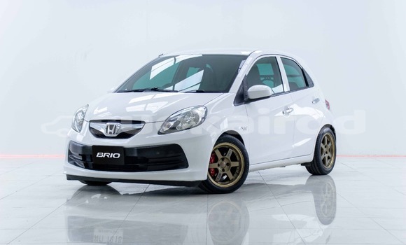ซื้อ รถมือสอง Honda Brio ขาว รถยนต์ ใน %{เมือง} ใน กรุงเทพมหานคร