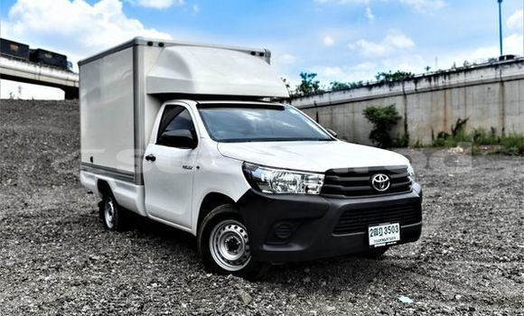 ซื้อ รถมือสอง Toyota Hiluxe Revo ขาว รถยนต์ ใน %{เมือง} ใน กรุงเทพมหานคร