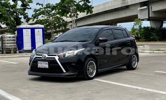 ซื้อ รถมือสอง Toyota Yaris สีดำ รถยนต์ ใน %{เมือง} ใน กรุงเทพมหานคร