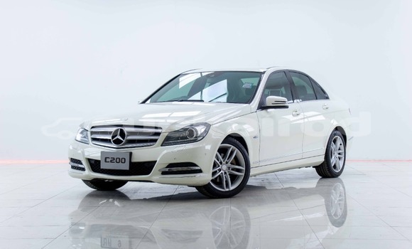ซื้อ รถมือสอง Mercedes‒Benz C–Class ขาว รถยนต์ ใน %{เมือง} ใน กรุงเทพมหานคร