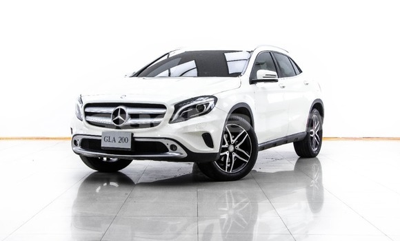Buy Used Mercedes-Benz GLA-klasse White Car in Bangkok in Bangkok