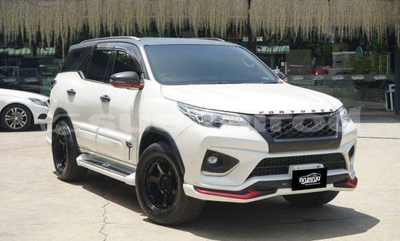 Buy Used Toyota Fortuner White Car in Bangkok in Bangkok
