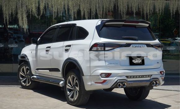 Buy Used Isuzu MU-X White Car in Bangkok in Bangkok Buy Used Isuzu MU-X White Car in Bangkok in Bangkok