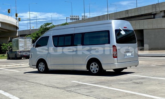 ซื้อ รถมือสอง Toyota Commuter เงิน รถยนต์ ใน %{เมือง} ใน กรุงเทพมหานคร ซื้อ รถมือสอง Toyota Commuter เงิน รถยนต์ ใน %{เมือง} ใน กรุงเทพมหานคร
